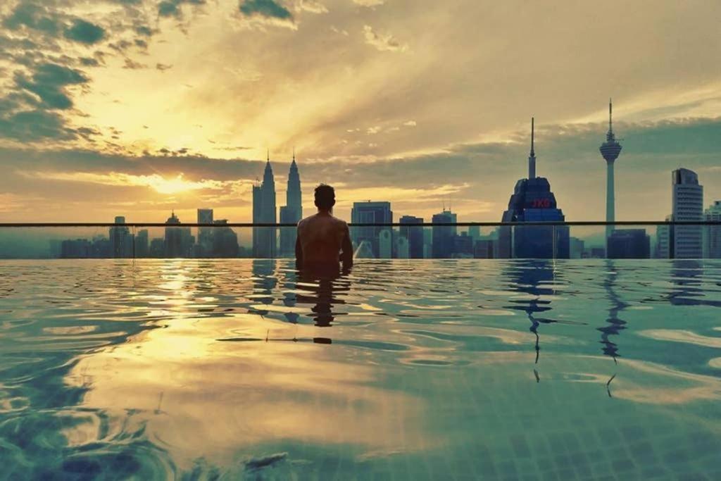 Regalia Suites Infinity Pool קואלה לומפור מראה חיצוני תמונה